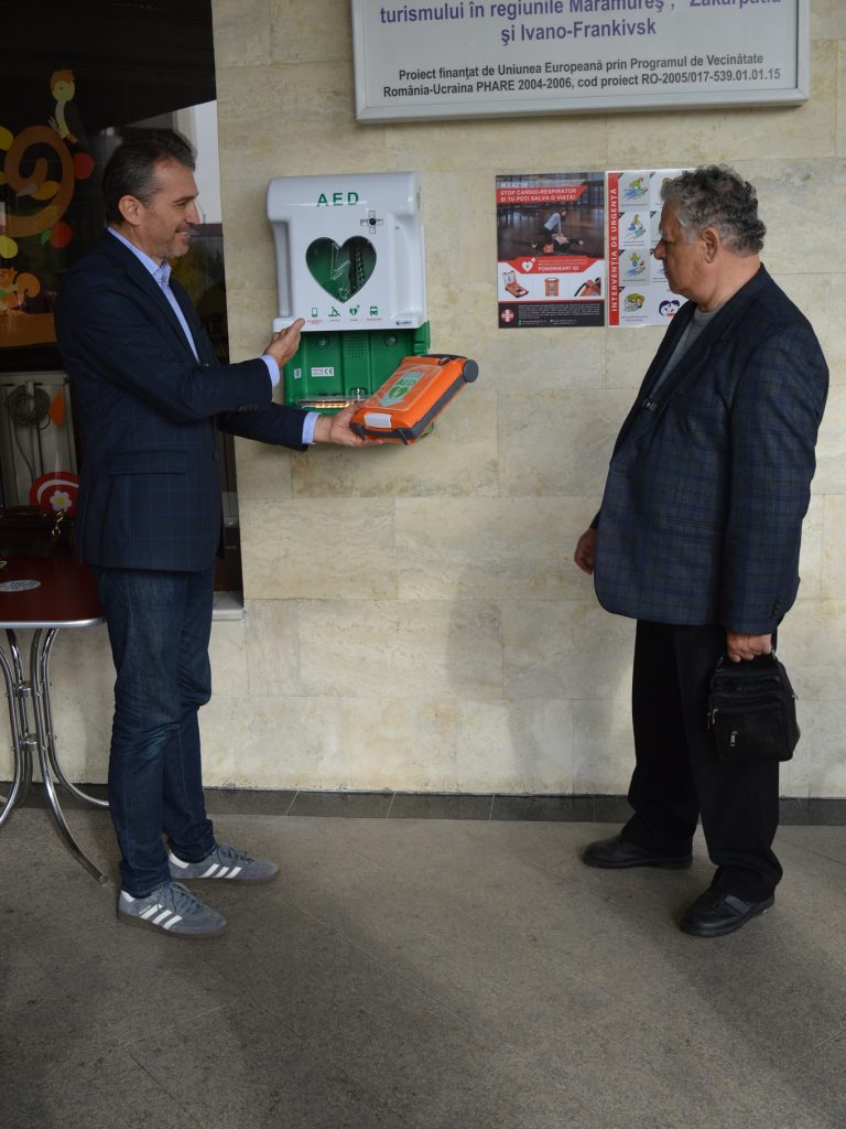 defibrilator-biblioteca-baia-mare