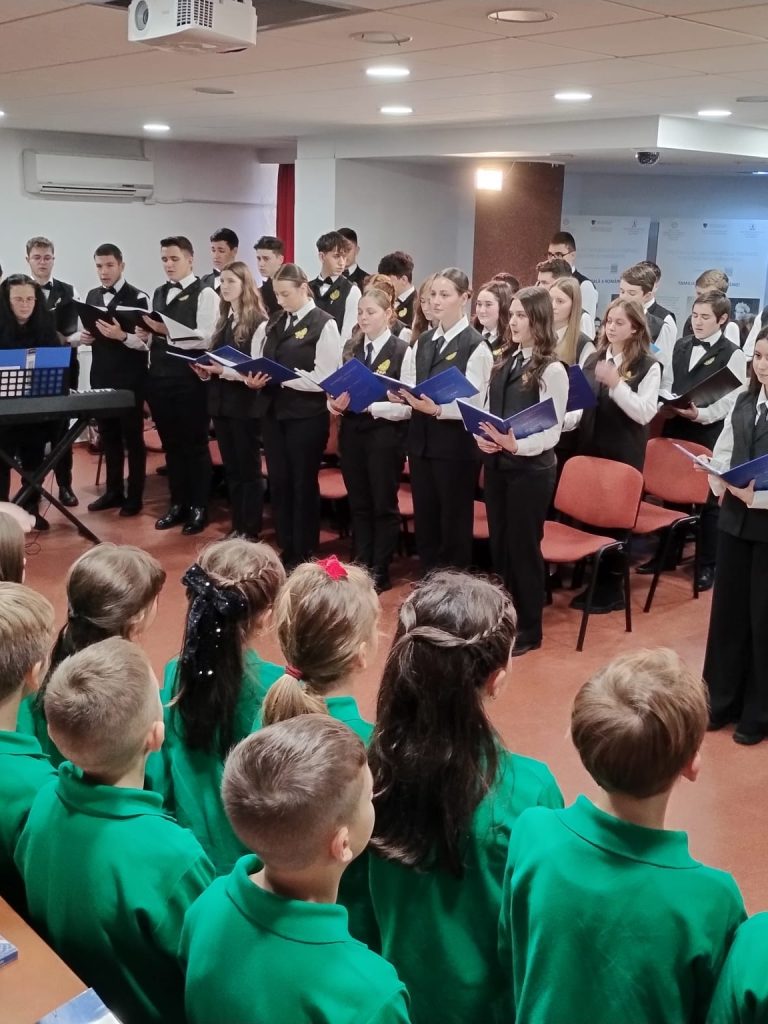 sa-mergem-cu-totii-la-alba