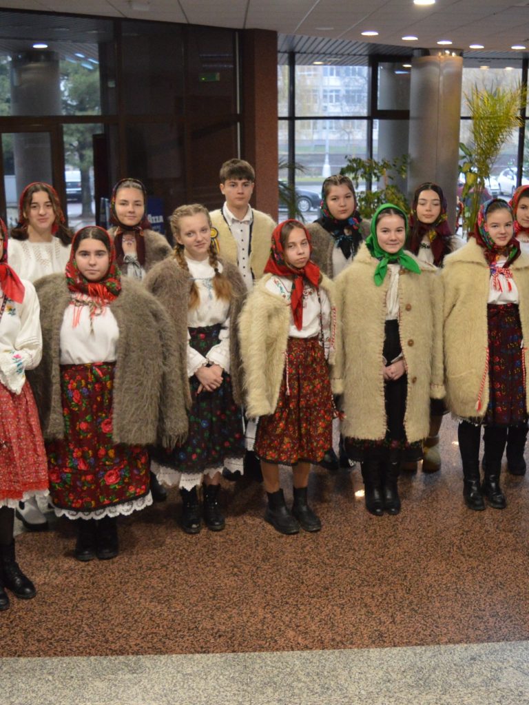 colind-copii-grosi-dec-2024