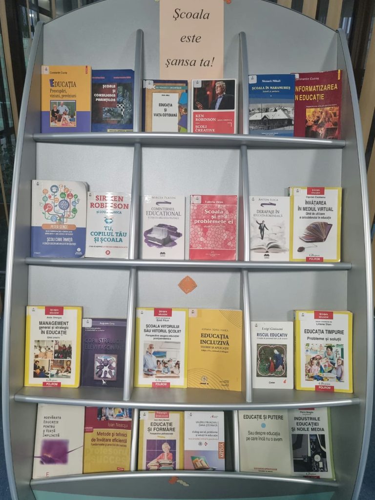 scoala-expozitie-adulti