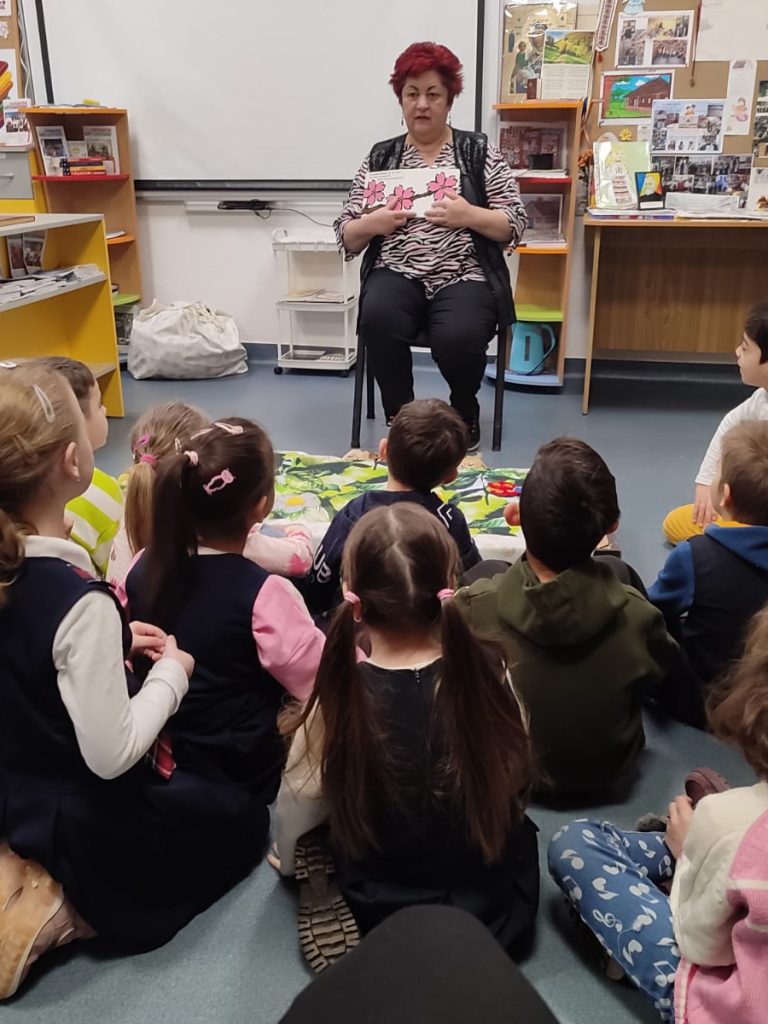 covorul-povestitor-omida-mancacioasa-scoala-18