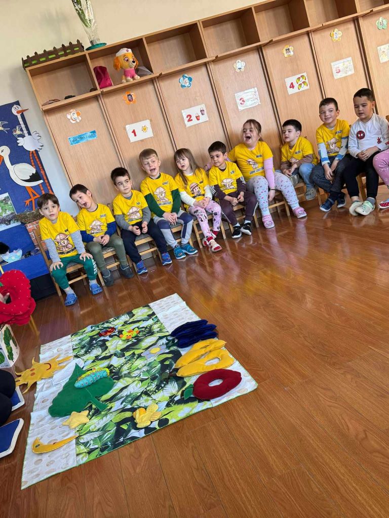 covorul-povestitor-omida-mancacioasa-gradinita-25-martie-2025