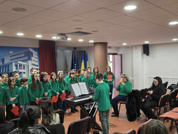 in-bratele-mamei-lucian-blaga