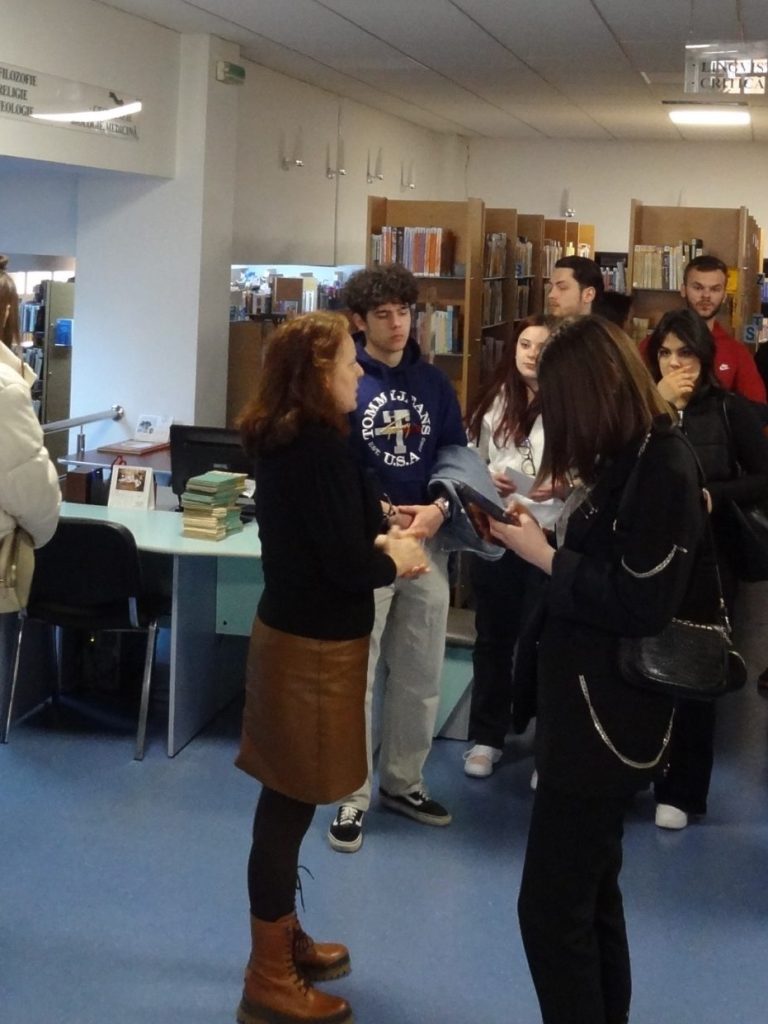 george-pop-basesti-sighet-vizita-biblioteca