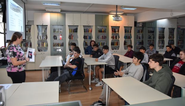 arta-de-a-vorbi-public-3-american-corner