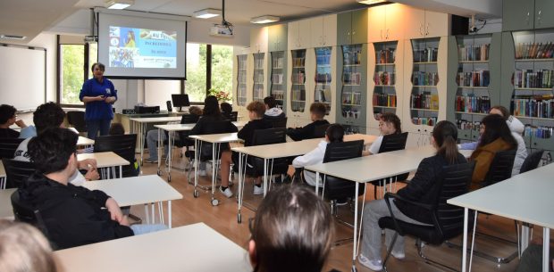 increderea-in-sine-american-corner