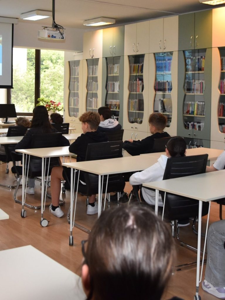 increderea-in-sine-american-corner