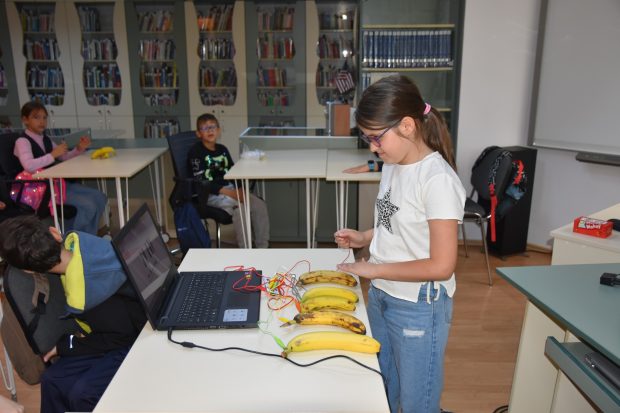 simion-barnutiu-american-corner-mai-2025