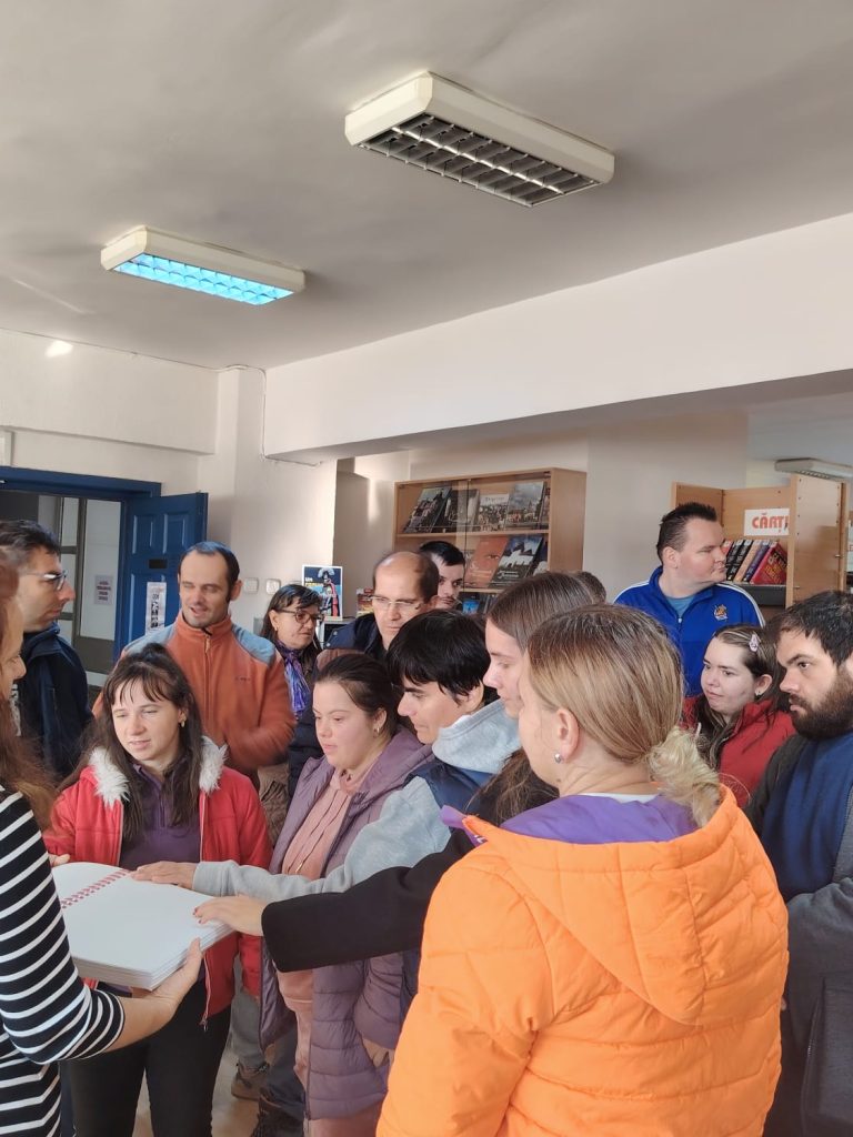 centrul-de-zi-dizabilitati-vizita-biblio-10-25