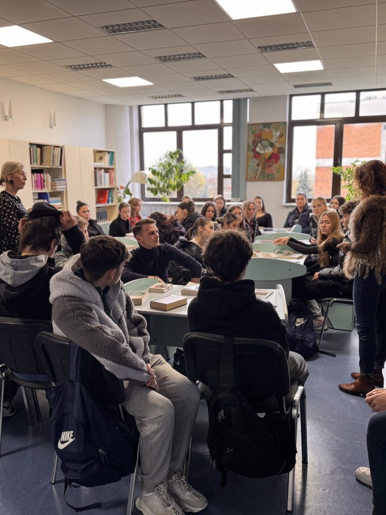 pe-urmele-scriitorilor-maramureseni